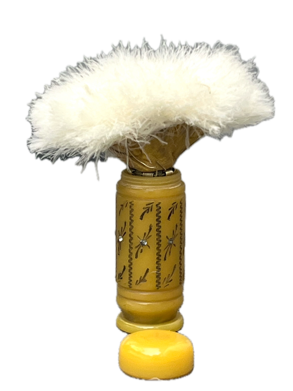 Houpette Pli [retracting 1920s' cosmetic brush in box].